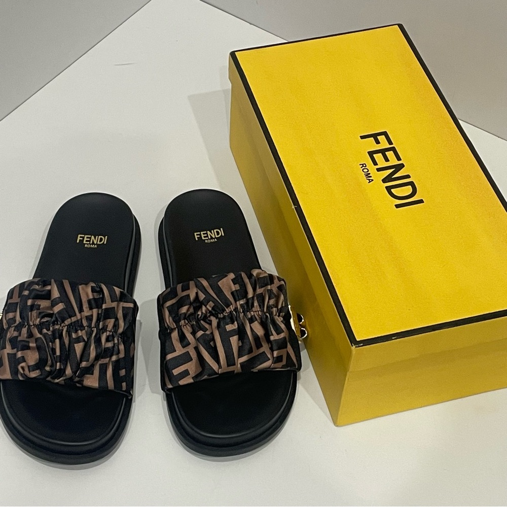 FENDI x Sarah Coleman FF Vertigo Slide Sandals
